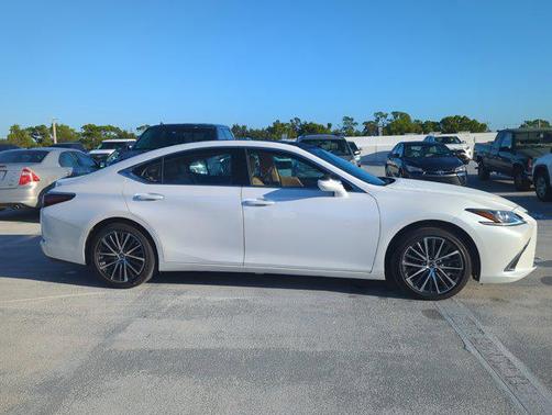 2023 Lexus ES 350 Base