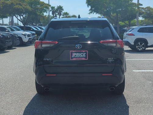 2020 Toyota RAV4 Hybrid XLE