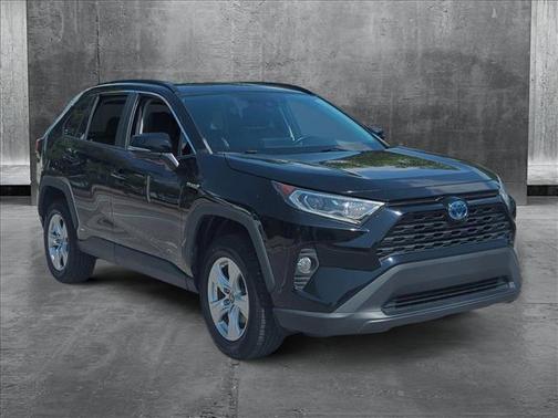 2020 Toyota RAV4 Hybrid XLE
