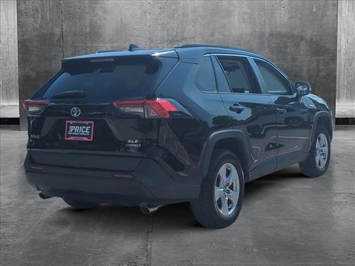 2020 Toyota RAV4 Hybrid XLE