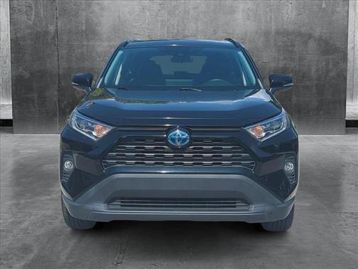 2020 Toyota RAV4 Hybrid XLE