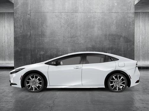 2025 Toyota Prius L