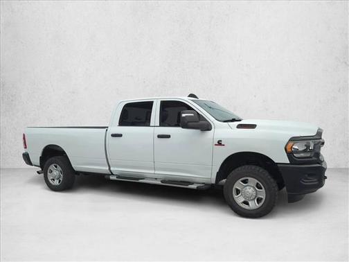 2023 RAM 3500 Tradesman Crew Cab 4x4 8' Box