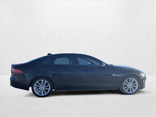 2017 Jaguar XF 35t R-Sport