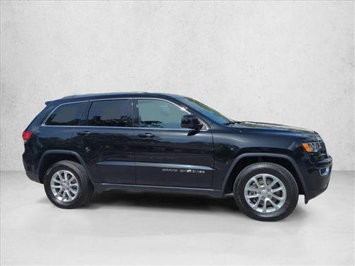 Diamond Black Crystal Pearlcoat 2021 Jeep Grand Cherokee Laredo