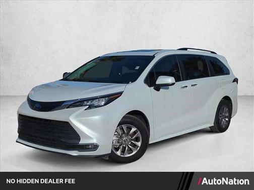 Wind Chill Pearl 2023 Toyota Sienna XLE