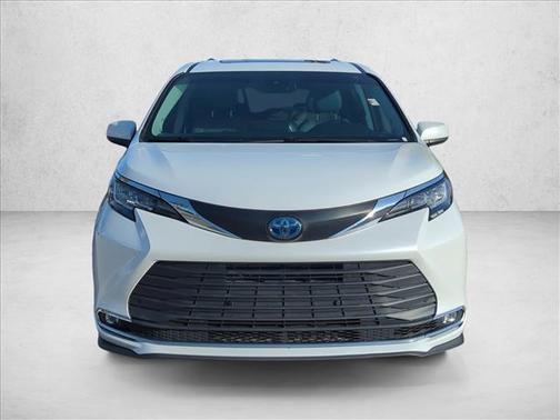 Wind Chill Pearl 2023 Toyota Sienna XLE