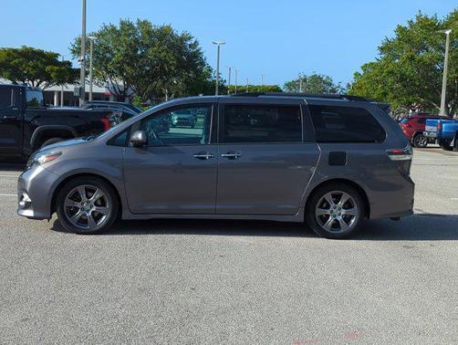 2017 Toyota Sienna SE