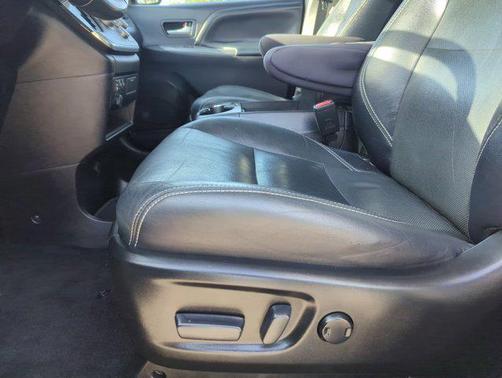2017 Toyota Sienna SE