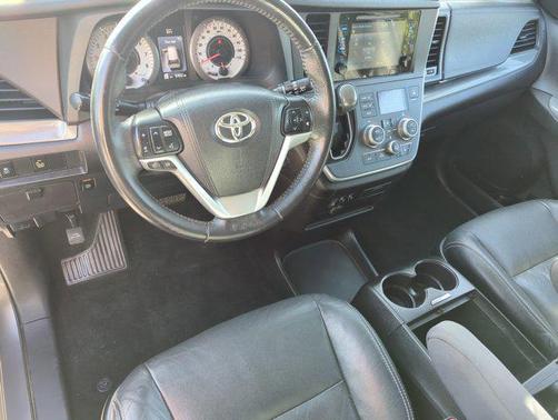 2017 Toyota Sienna SE