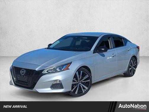 2022 Nissan Altima SR FWD