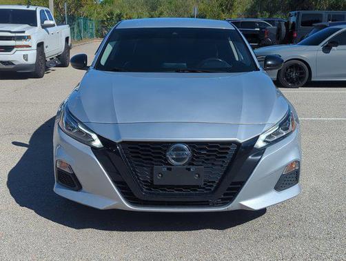 2022 Nissan Altima SR FWD