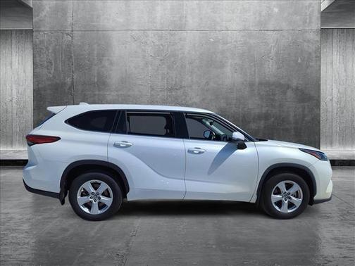 2020 Toyota Highlander LE