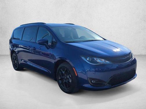 Ocean Blue Metallic 2018 Chrysler Pacifica Touring-L