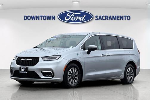 2023 Chrysler Pacifica Hybrid Touring L