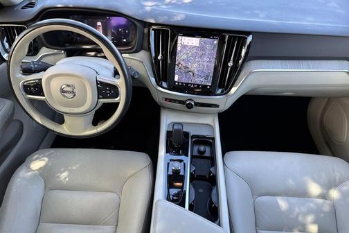 2024 Volvo V60 Cross Country B5 Plus
