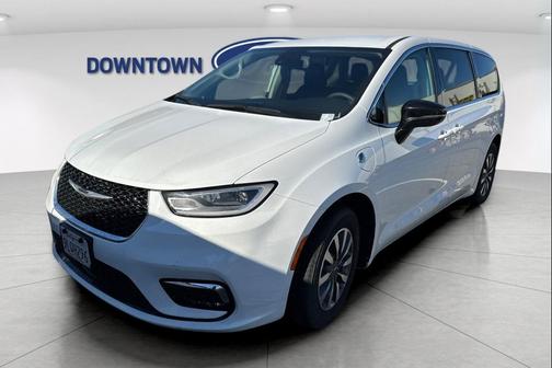 2024 Chrysler Pacifica Hybrid Select