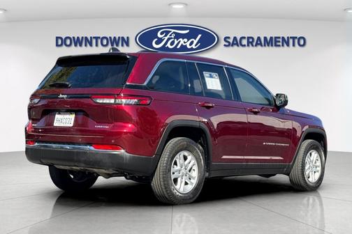 2023 Jeep Grand Cherokee Laredo