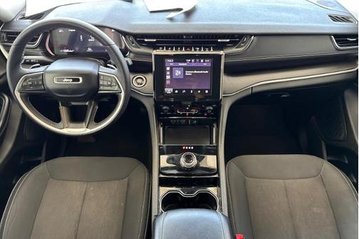 2023 Jeep Grand Cherokee LAREDO