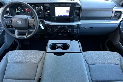 Oxford White 2024 Ford F-250 XLT