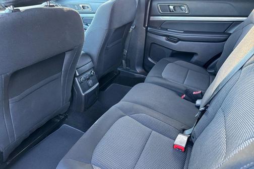 White Platinum 2018 Ford Explorer XLT