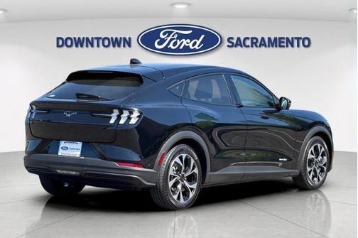 2024 Ford Mustang Mach-E SELECT