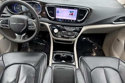 2022 Chrysler Pacifica Hybrid Limited