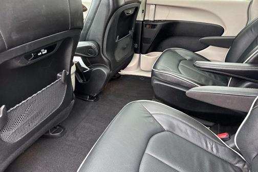 2022 Chrysler Pacifica Hybrid Limited