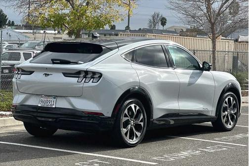 Space White Metallic 2023 Ford Mustang Mach-E Premium