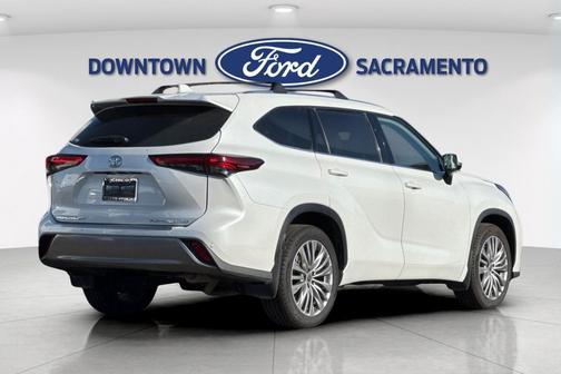 2022 Toyota Highlander Platinum