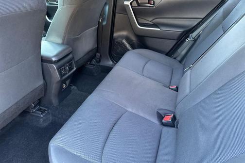 2023 Toyota RAV4 Hybrid LE