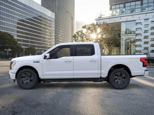 2025 Ford F-150 Lightning LARIAT