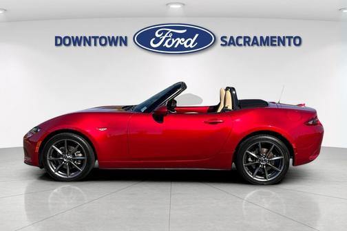 Soul Red Metallic 2016 Mazda MX-5 Miata Grand Touring