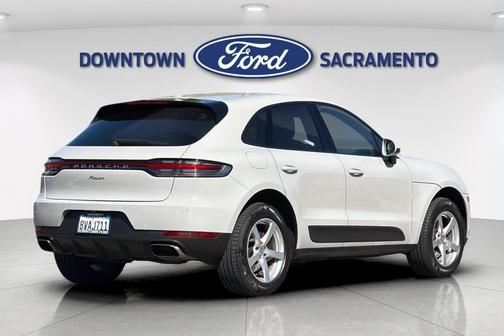 Chalk 2021 Porsche Macan Macan