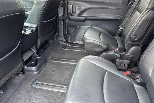2021 Toyota Sienna XSE 7 Passenger