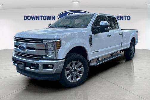 Oxford White 2019 Ford F-350 Lariat