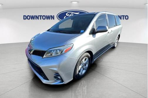 2018 Toyota Sienna L 7 PASSENGER