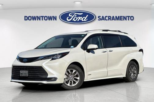 2021 Toyota Sienna XLE 8 Passenger