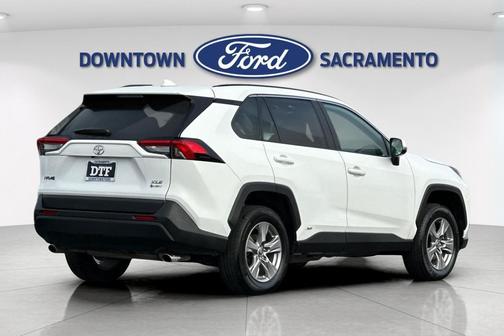 2025 Toyota RAV4 Hybrid XLE