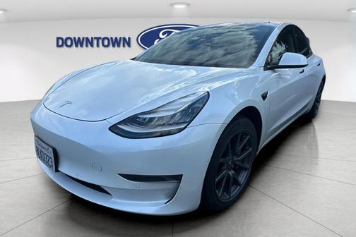 Pearl White Multi-Coat 2019 Tesla Model 3 Mid Range