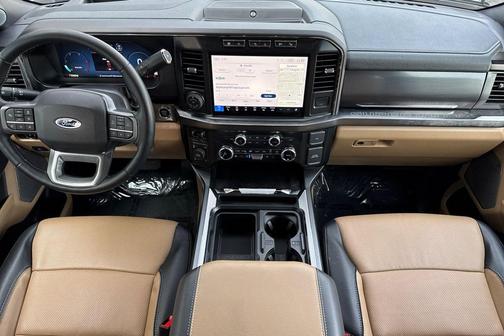 Oxford White 2023 Ford F-250 Lariat