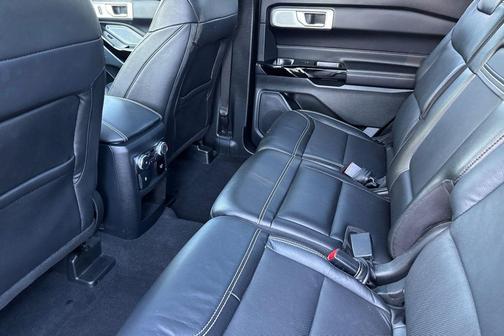 Iconic Silver Metallic 2021 Ford Explorer ST