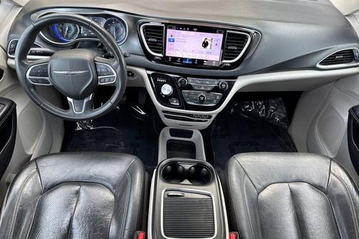 Ceramic Gray Clearcoat 2022 Chrysler Pacifica Touring L