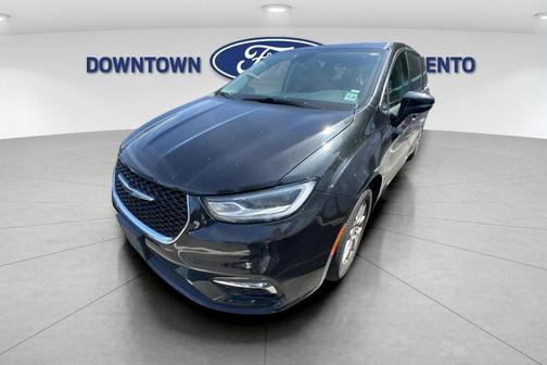 Brilliant Black Crystal Pearlcoat 2023 Chrysler Pacifica Touring L