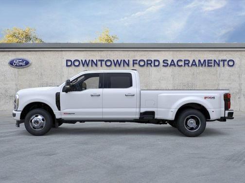 Star White Metallic Tri-Coat 2026 Ford F-350 Platinum