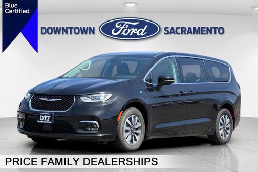 Brilliant Black Crystal Pearlcoat 2024 Chrysler Pacifica Hybrid Select