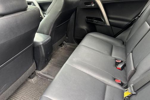 2018 Toyota RAV4 Hybrid SE