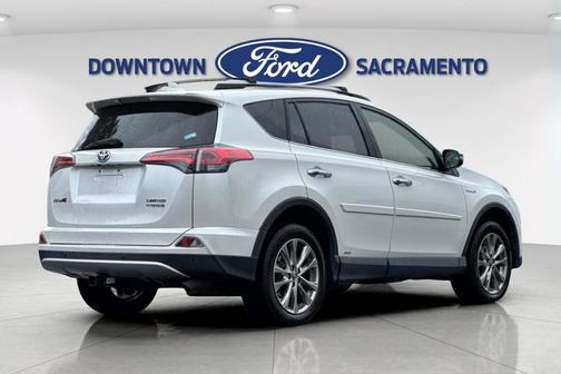 2018 Toyota RAV4 Hybrid SE
