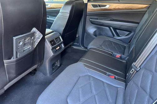 2024 Volkswagen Atlas 2.0T SE w/Technology 4MOTION