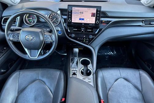 2024 Toyota Camry Hybrid XLE